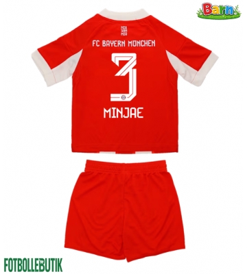 Bayern Munich Kim Min-jae #3 Hemmaställ Barn 2025-26 Kortärmad (+ Korta byxor)